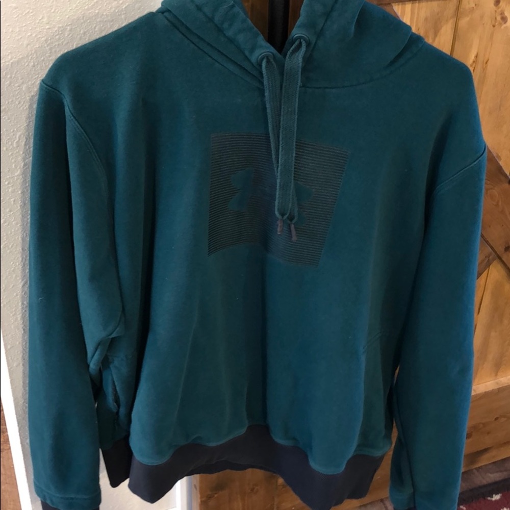 Under Armor sweatshirt